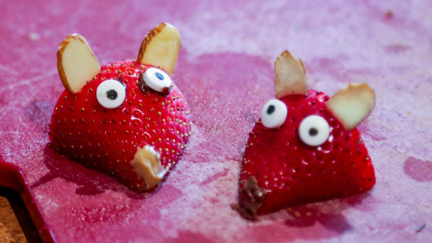 Razorback strawberries